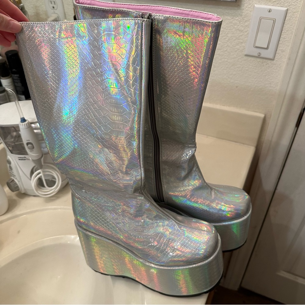DOLLS KILL 5” Chunky Heel Platform Boots